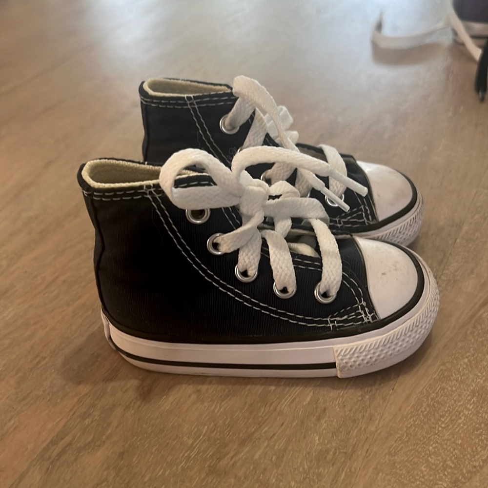 Blue high top converse toddler shoes. Size3